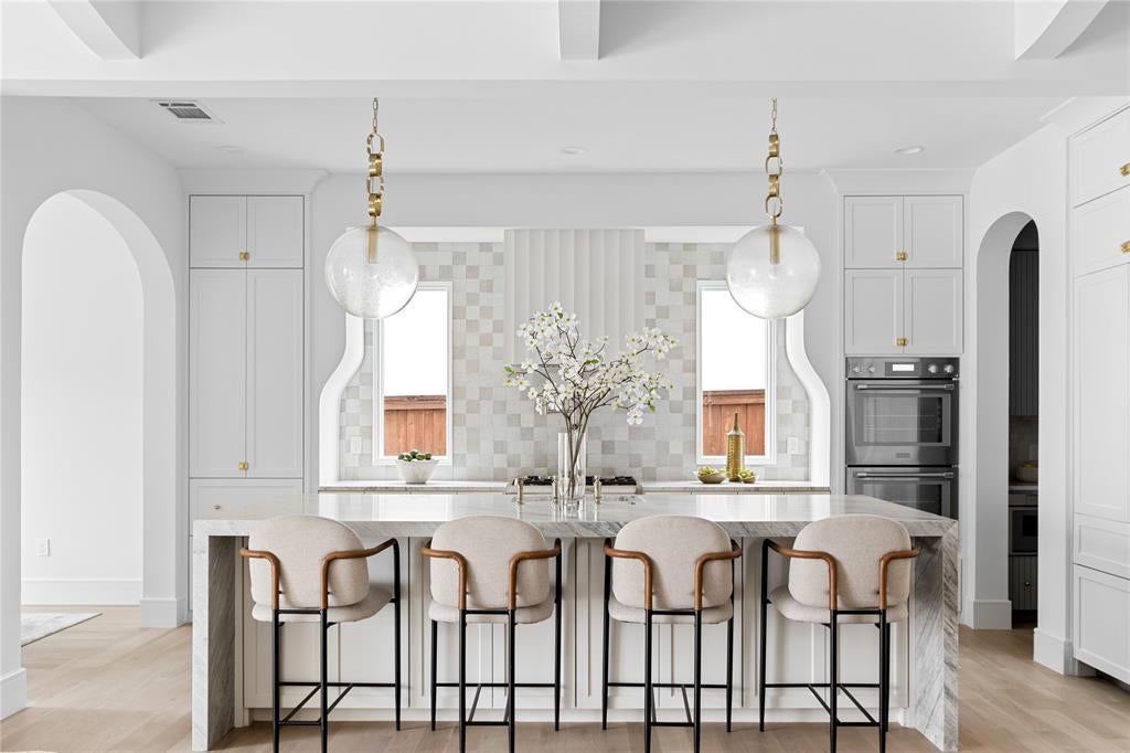 6454 Kenwood Avenue, Dallas