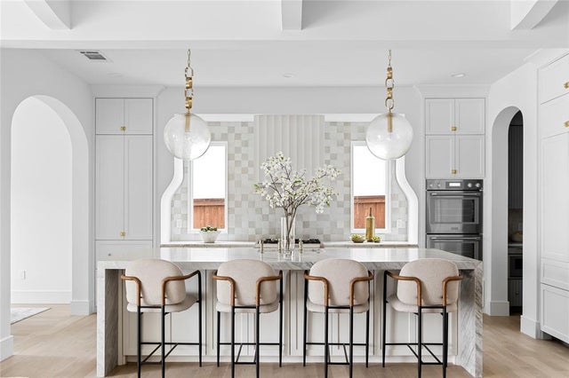 6454 Kenwood Avenue, Dallas