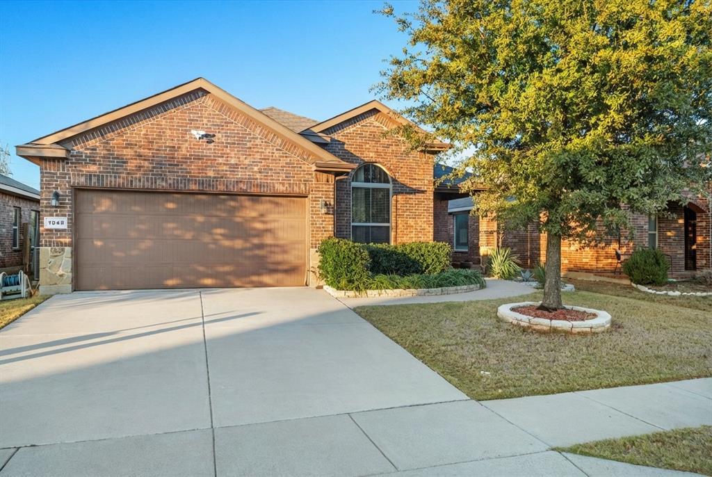 1045 Doe Meadow Drive, Fort Worth