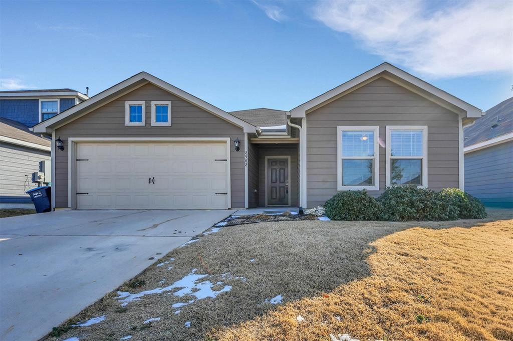 8508 Buck Mountain Pass, Fort Worth
