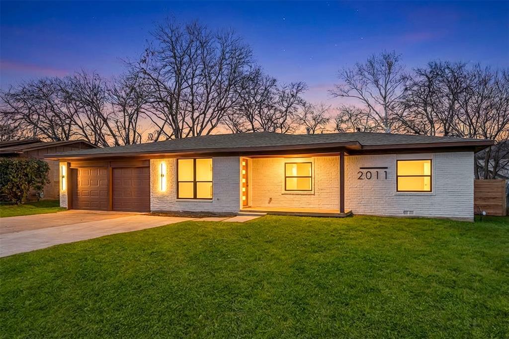 2011 E Park Row Drive, Arlington