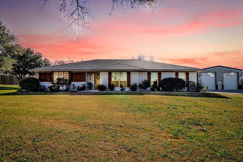 649 Christopher Lane, Burleson