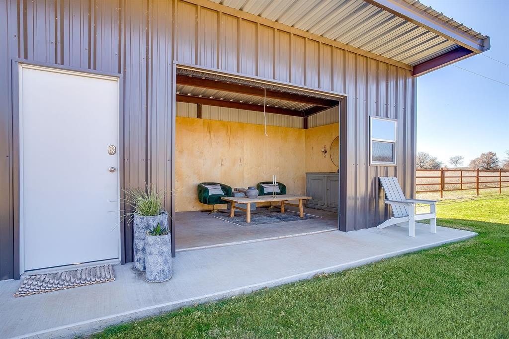 127 Captain Lane, Weatherford