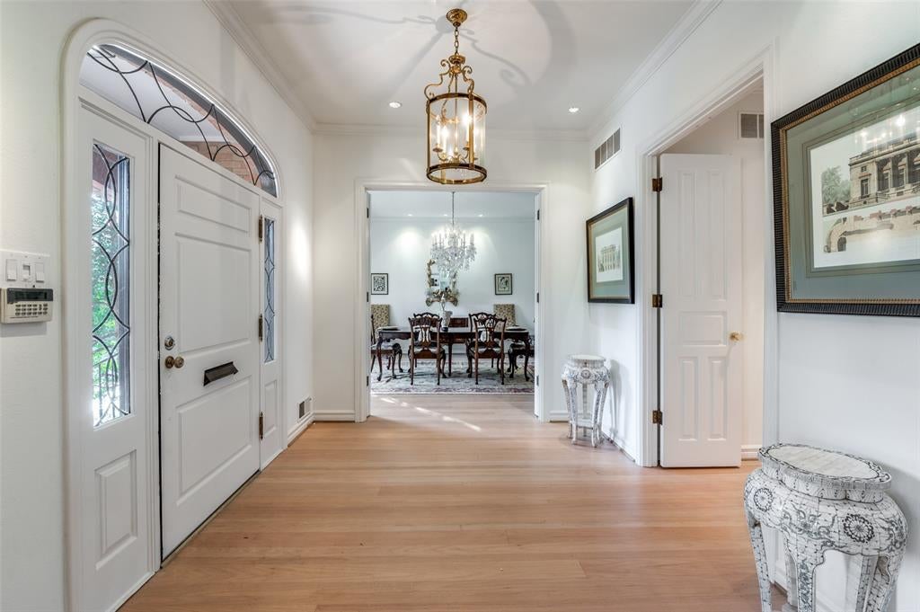 5865 Farquhar Lane, Dallas