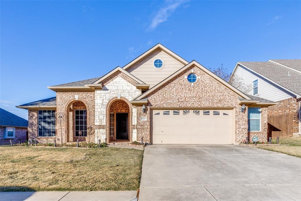 10109 Oldfield Court, Fort Worth