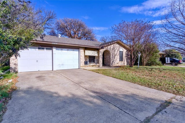 1717 Oak Tree Drive, Denton