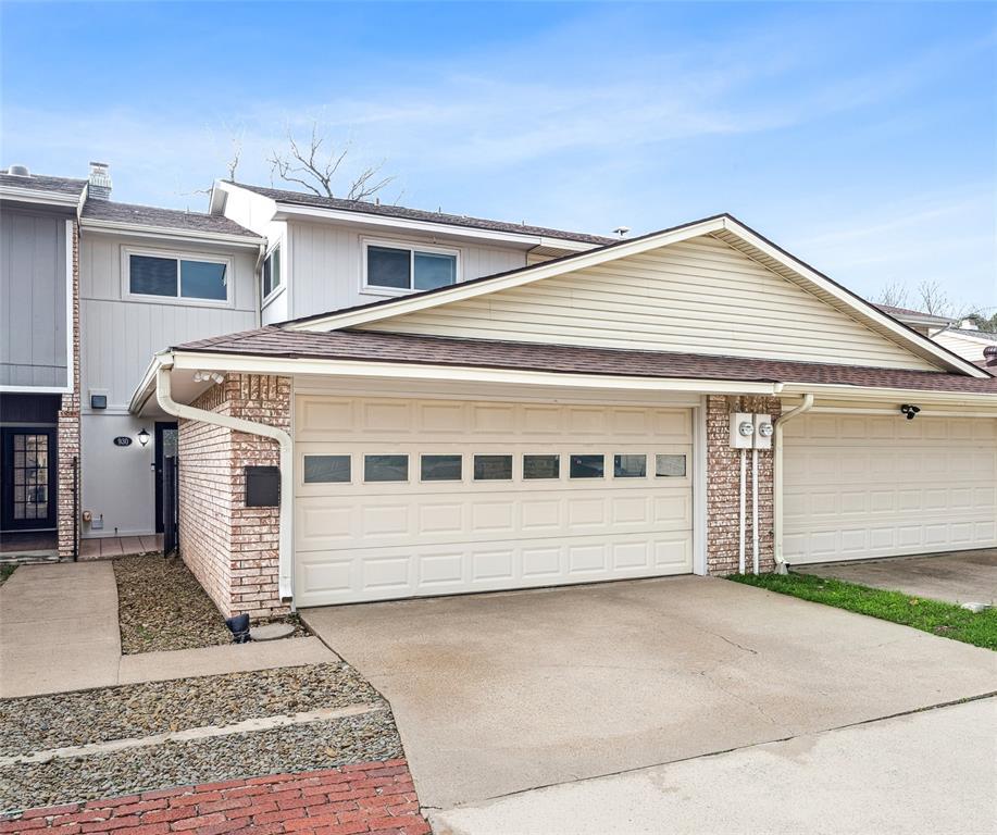 930 Shady Creek Lane, Bedford