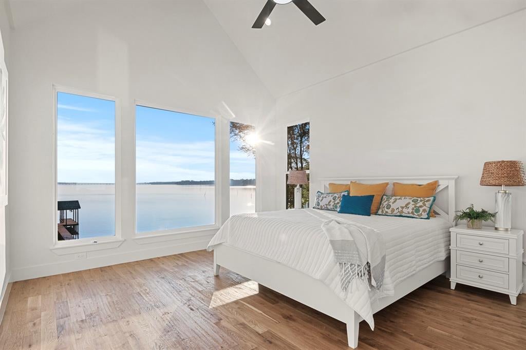 646 N Private Road 52416, Leesburg