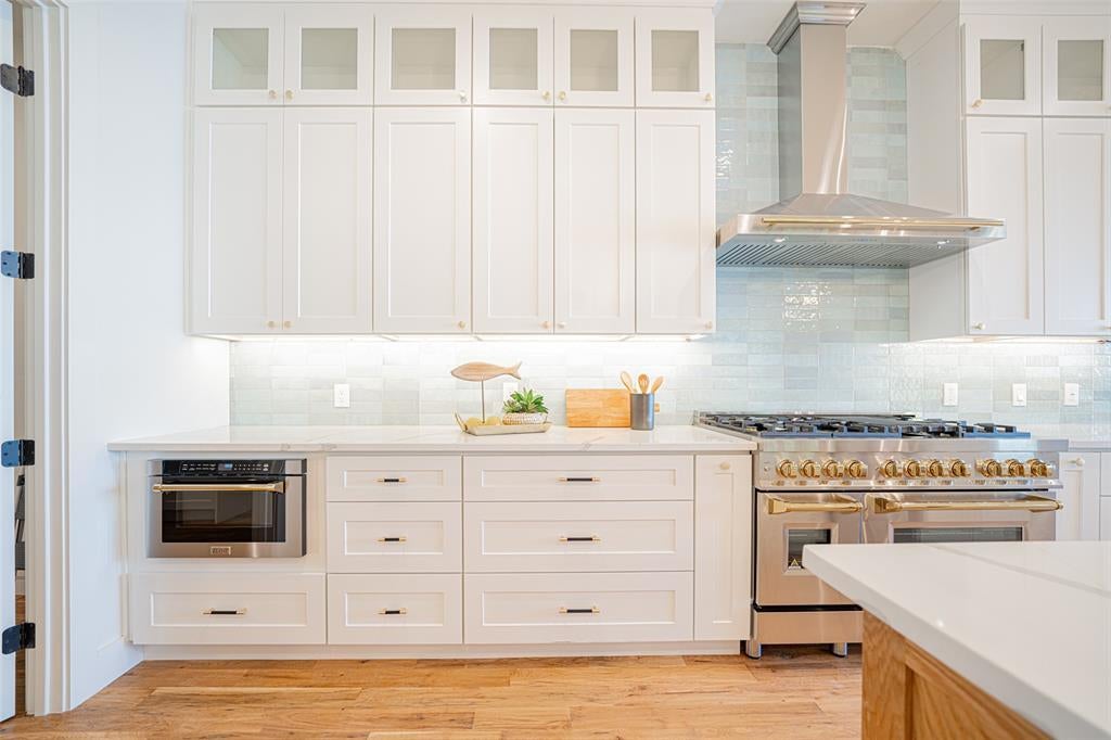 643 N Private Road 52416, Leesburg