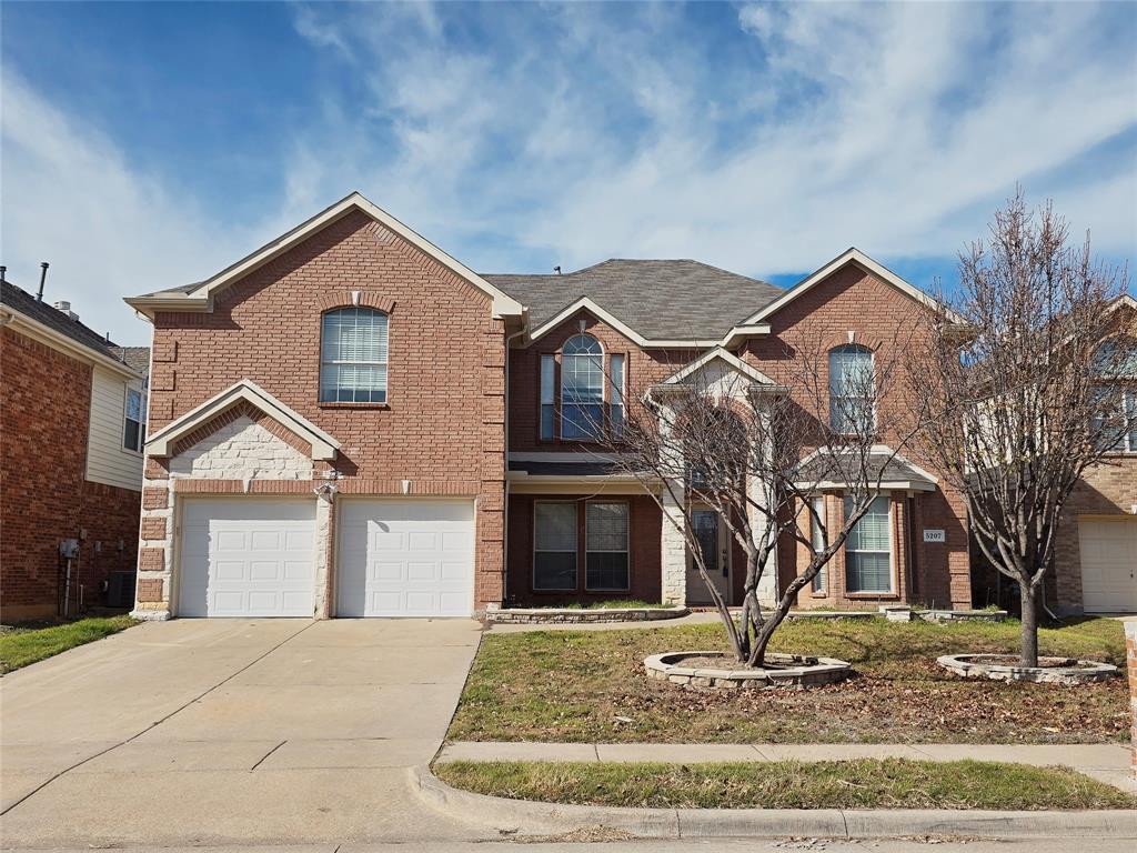 5207 W Cove Way, Grand Prairie