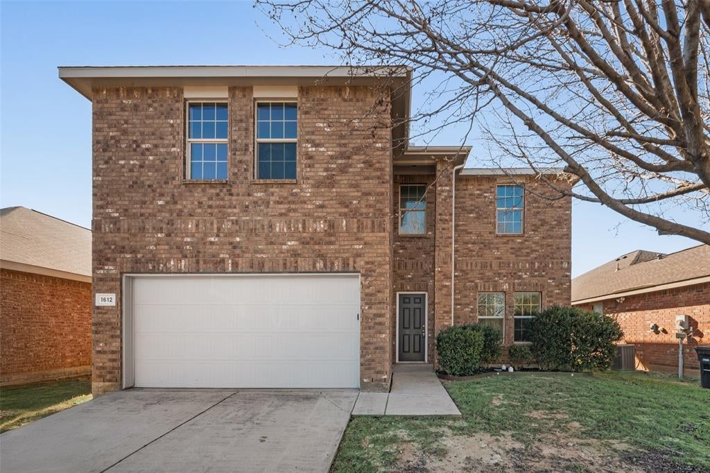 1612 Chivalry Lane, Fort Worth