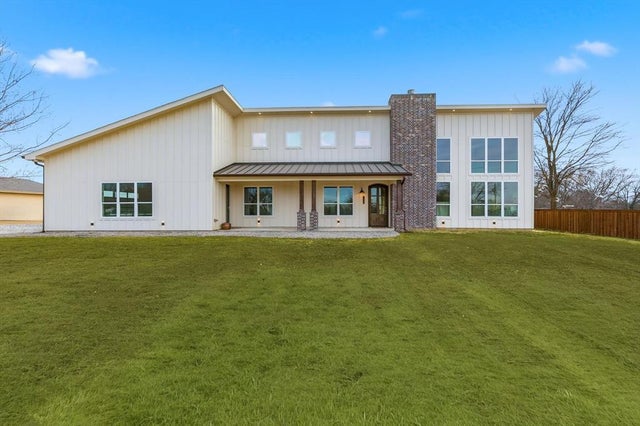 3050 Grove View Road, Melissa