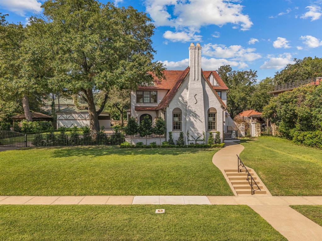 2336 Medford Court E, Fort Worth
