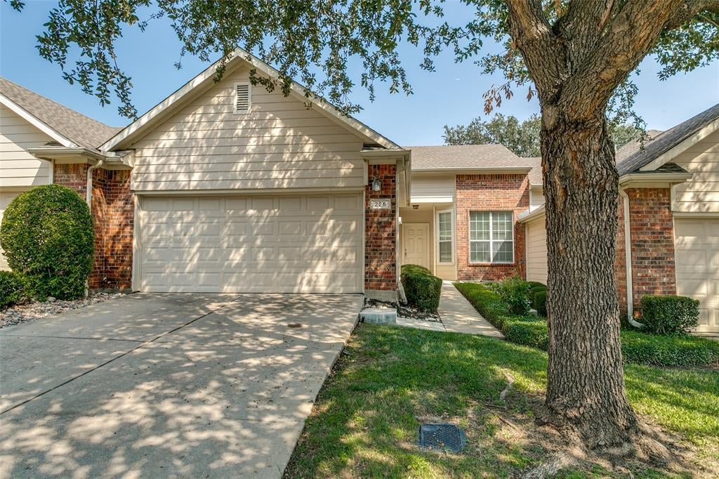 229 Bexar Drive, Lewisville
