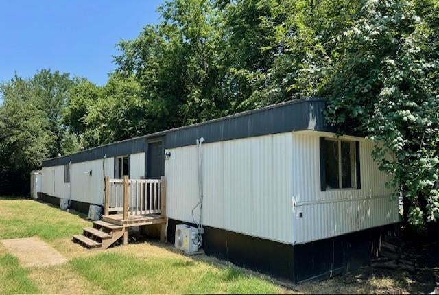 914 Pawnee Trail, Granbury