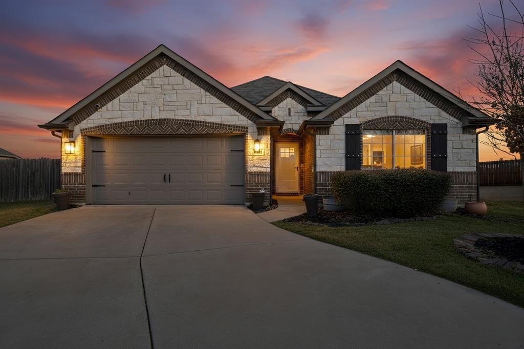 10329 Kingspoint Boulevard, Fort Worth