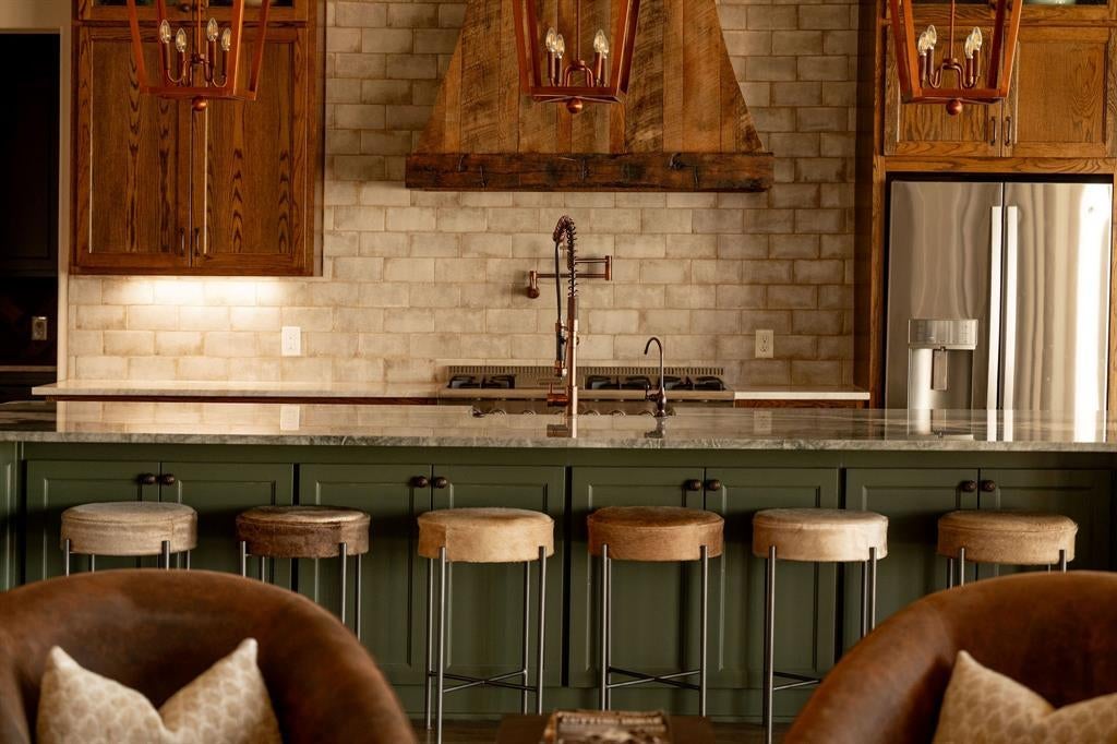 553 Royal Santana Run, Weatherford