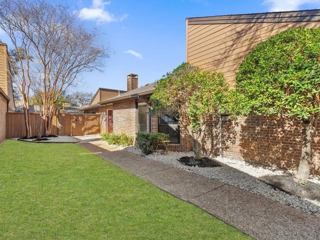 3303 Water Oak Court, Farmers Branch