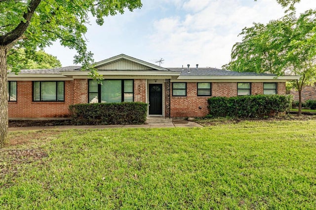 600 Circleview Drive N, Hurst