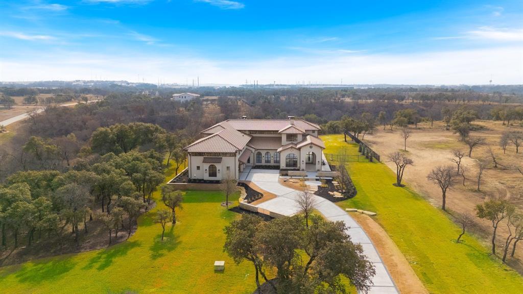 10717 Arrowhead Point Drive, Fort Worth