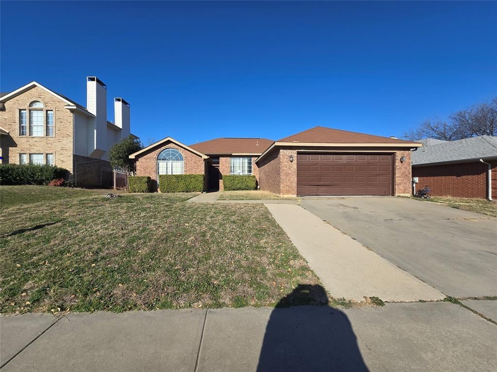 8012 Ashridge Road, Fort Worth