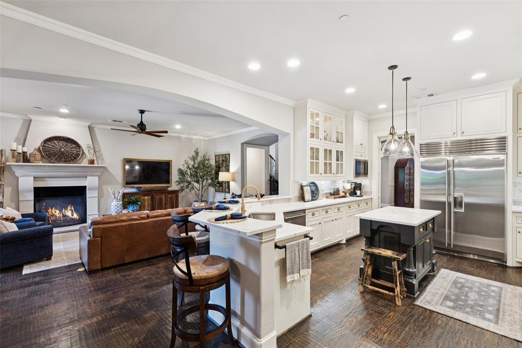 1702 Lexington Avenue, Allen