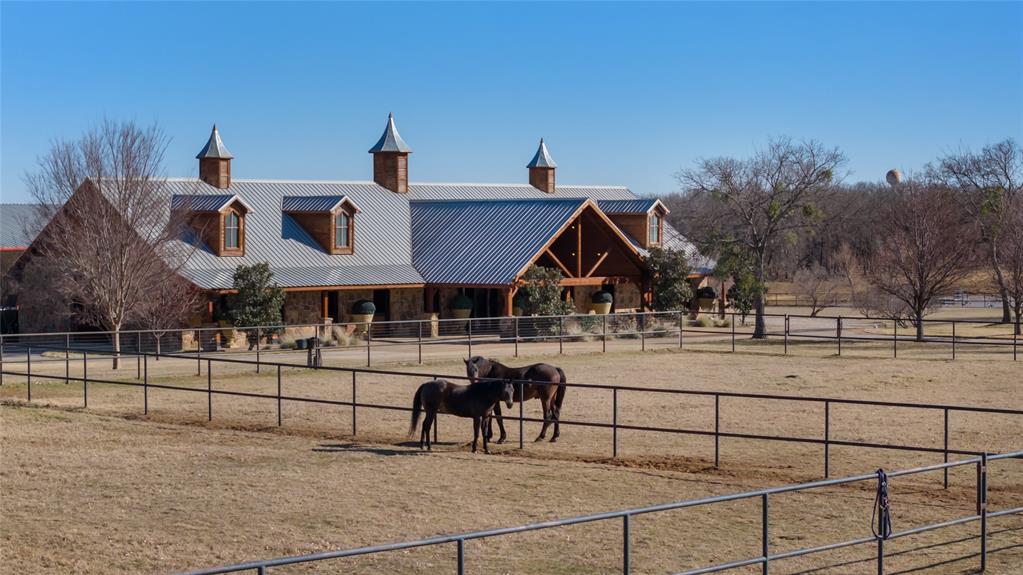 121 Harbor Lane, Hickory Creek