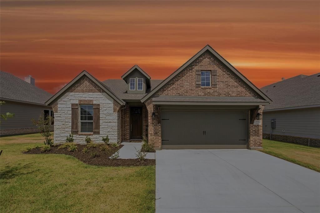 1229 Sabine River Lane, Springtown