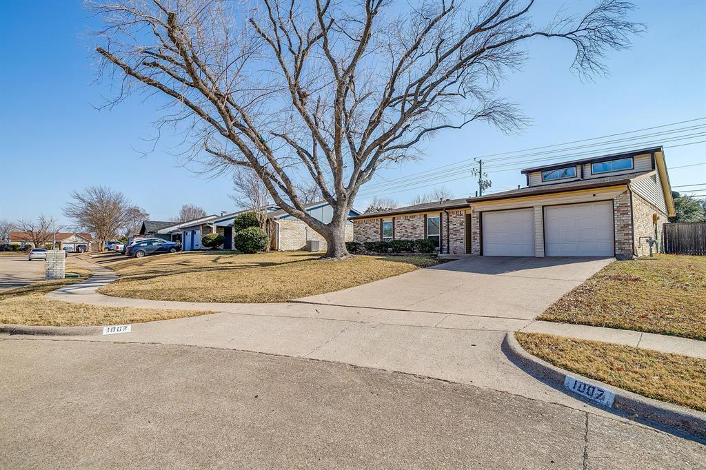 1007 Elk Grove, Richardson