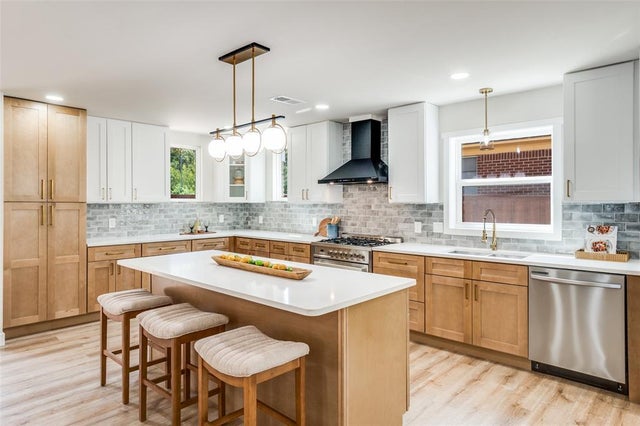 237 Easton Road, Dallas