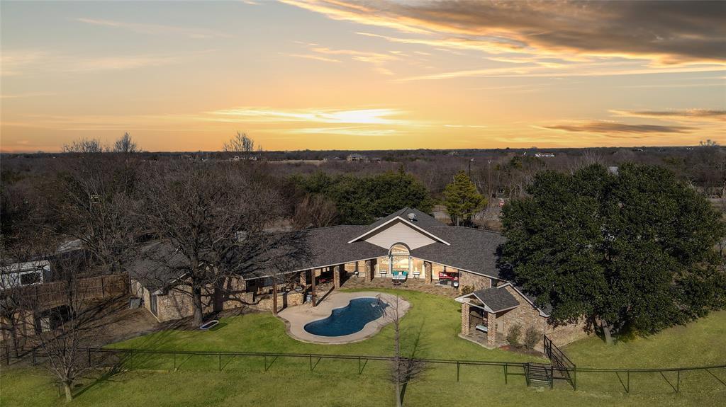 750 Long Road, Lucas