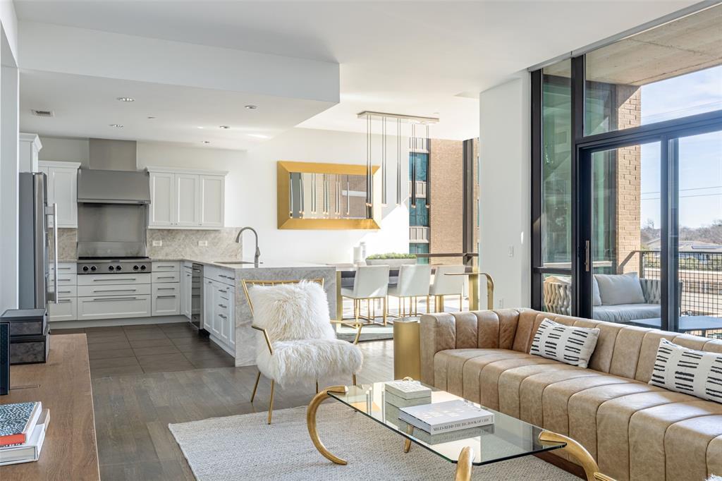 5656 N Central Expressway 400, Dallas