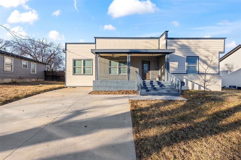 1207 E Russell Avenue, Carrollton