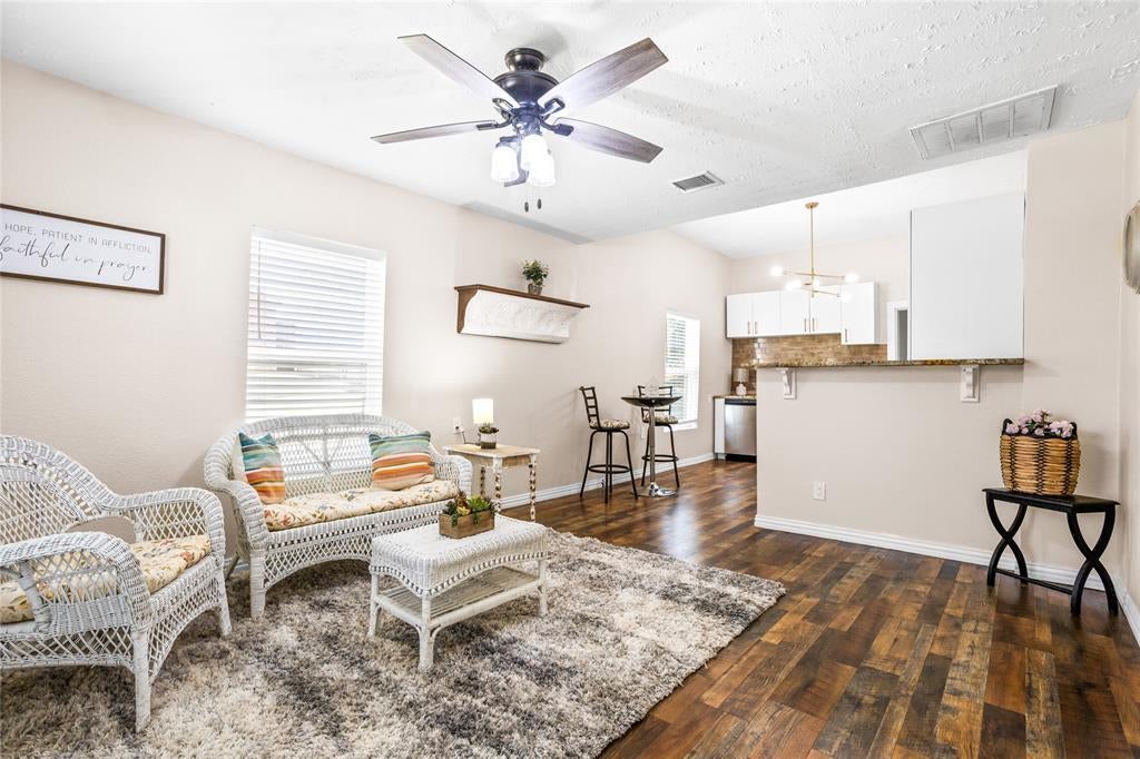 614 Rice Street, Denison