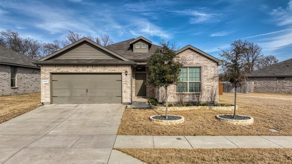 9224 Red Brush Trail, Fort Worth