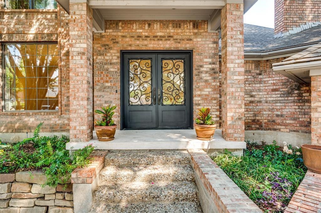 9126 Cochran Heights Drive, Dallas