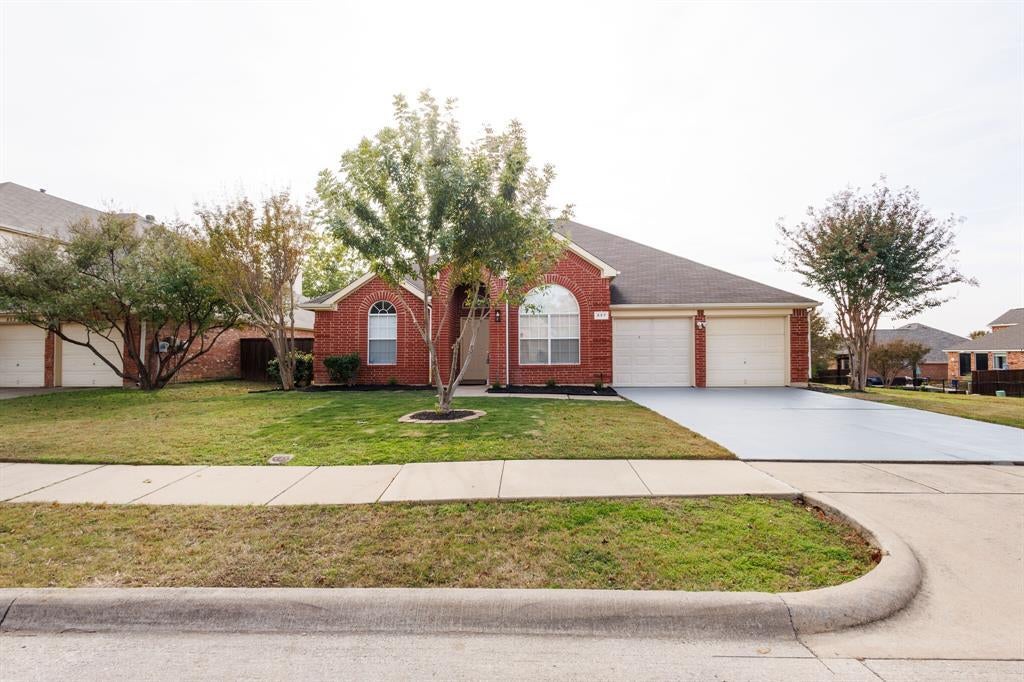 857 Dalmalley Lane, Coppell
