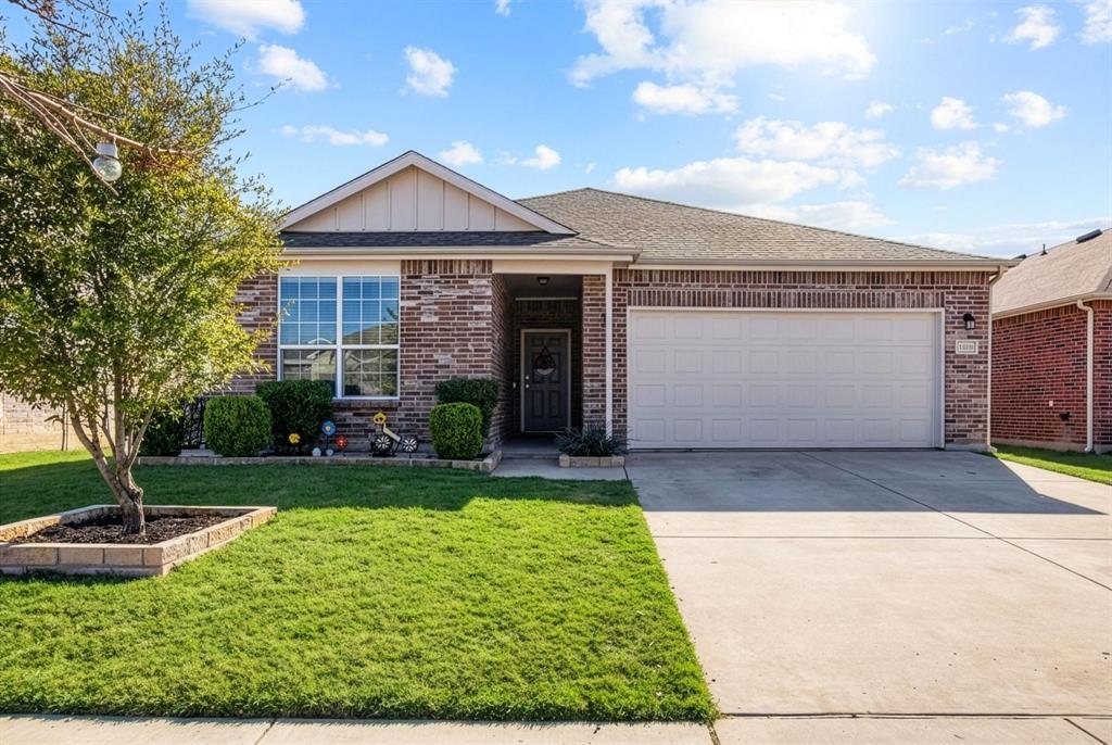 2432 Barzona Drive, Fort Worth