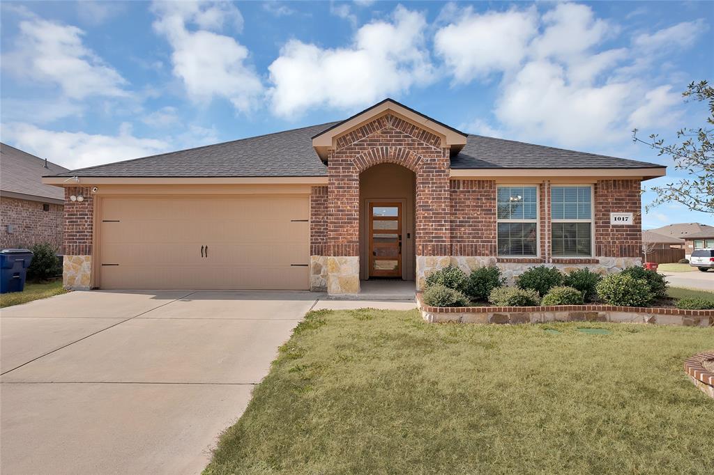 1017 Whispering Oak Drive, Royse City