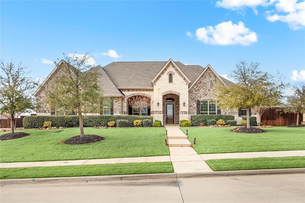 816 Gallant Fox Trail, Keller