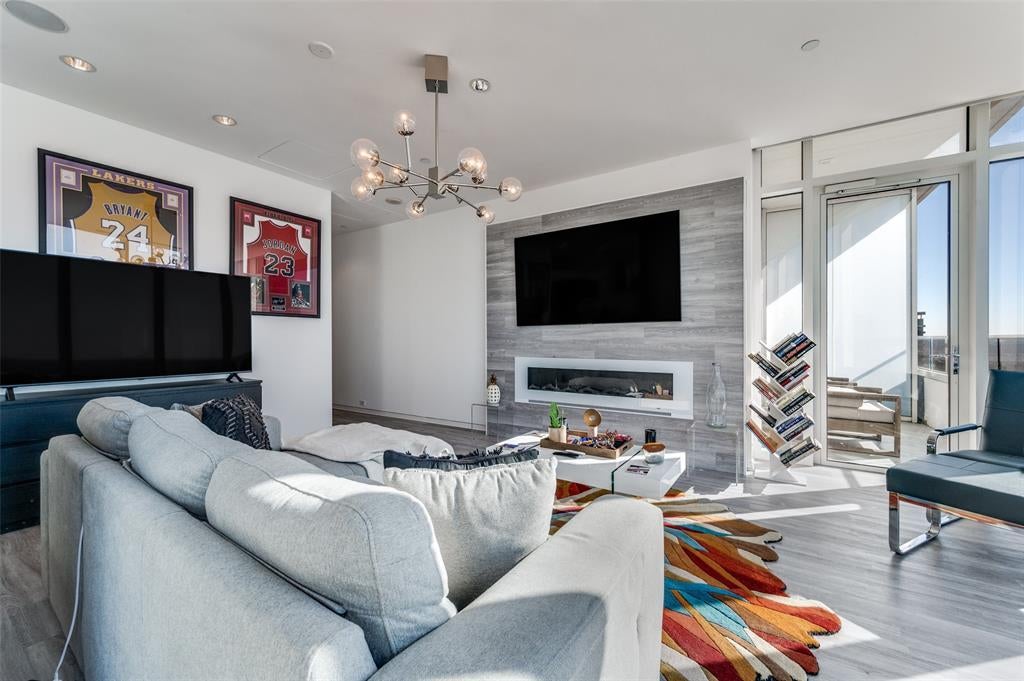 2430 Victory Park Lane 2601, Dallas