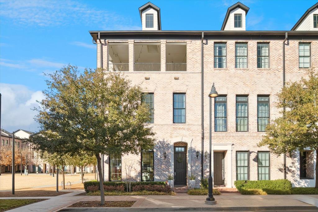 14983 Oak Street, Addison