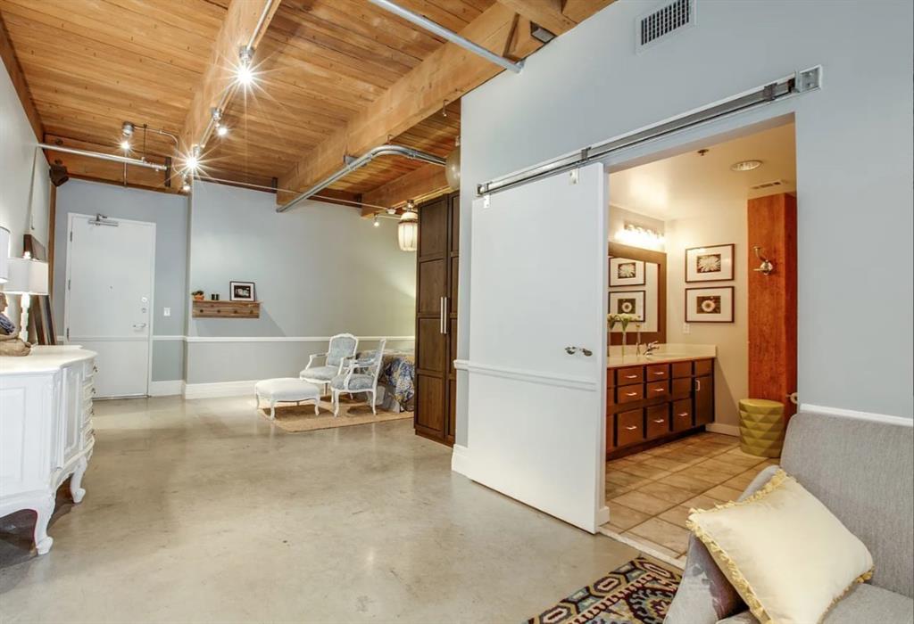 509 Elm Street 305, Dallas