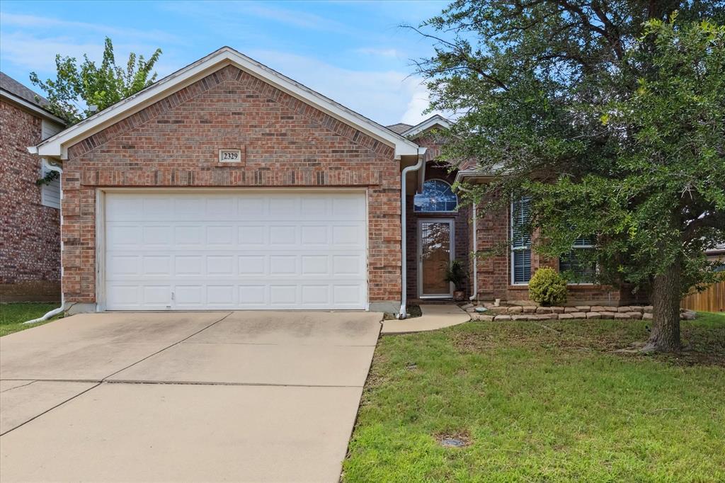 2329 Moccassin Lane, Fort Worth