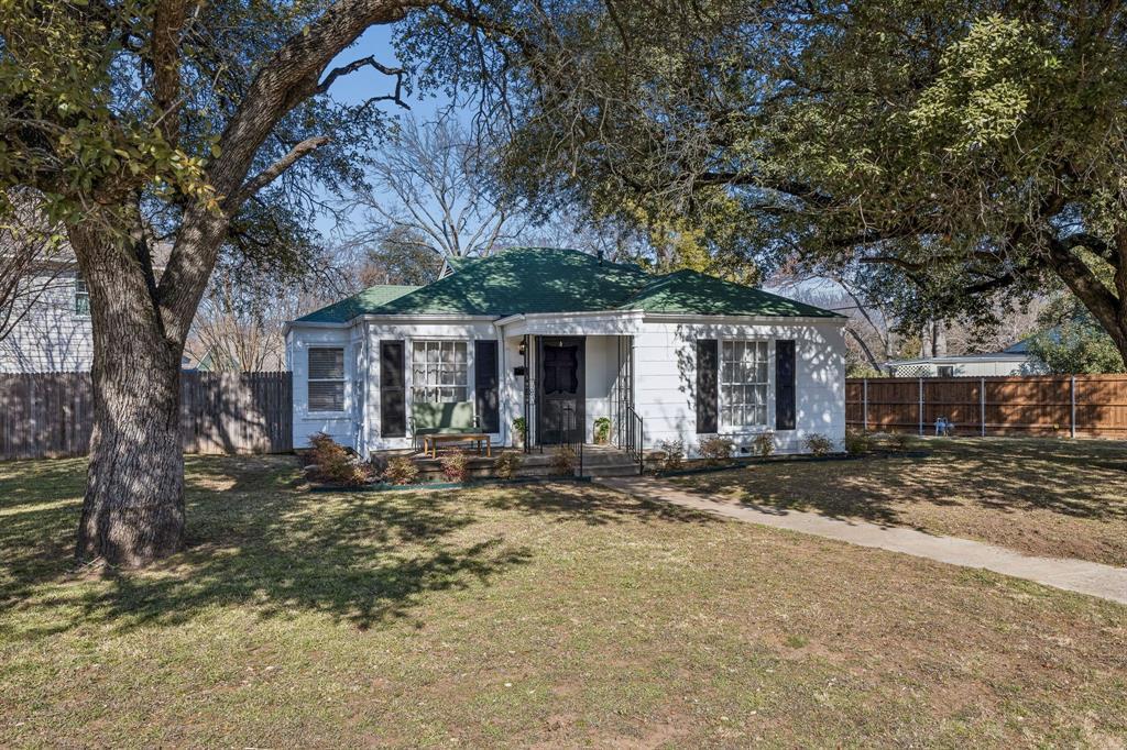3704 Wildwood Road, Fort Worth