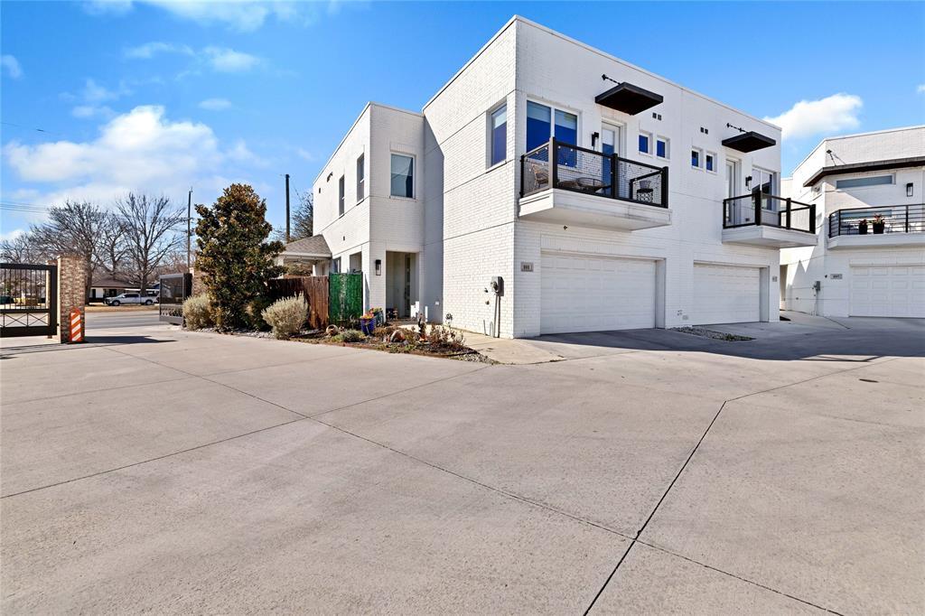 101 Crossroads Circle, Westworth Village