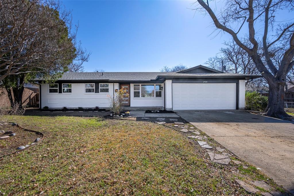 2924 Amber Lane, Farmers Branch