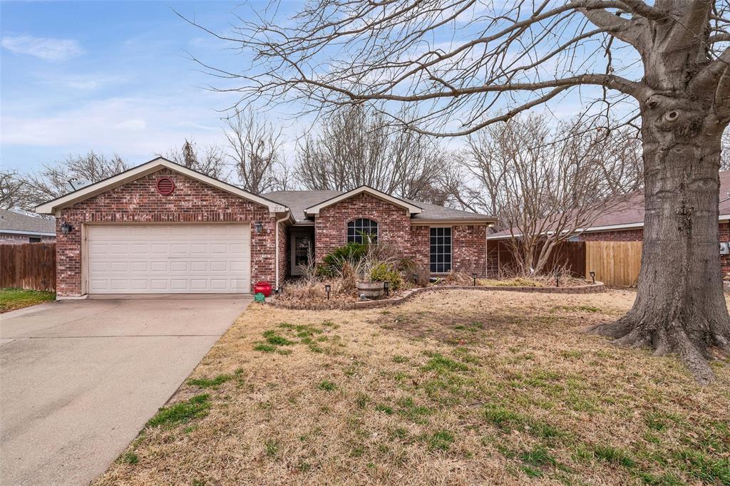 217 King Arthur Drive, Weatherford