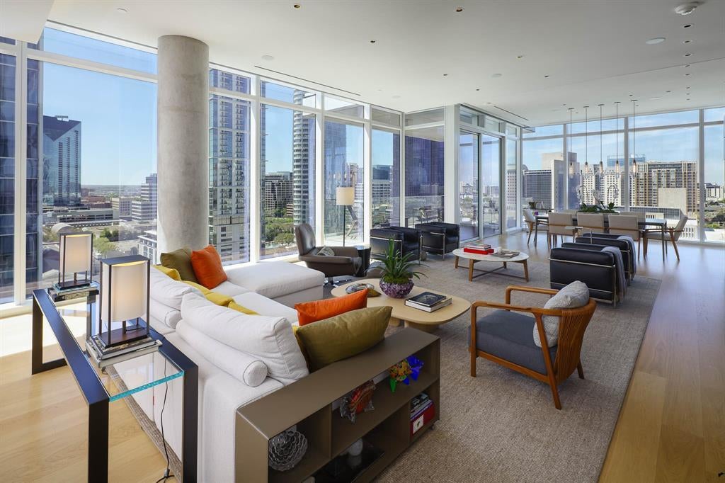 1747 Leonard Street 1102, Dallas