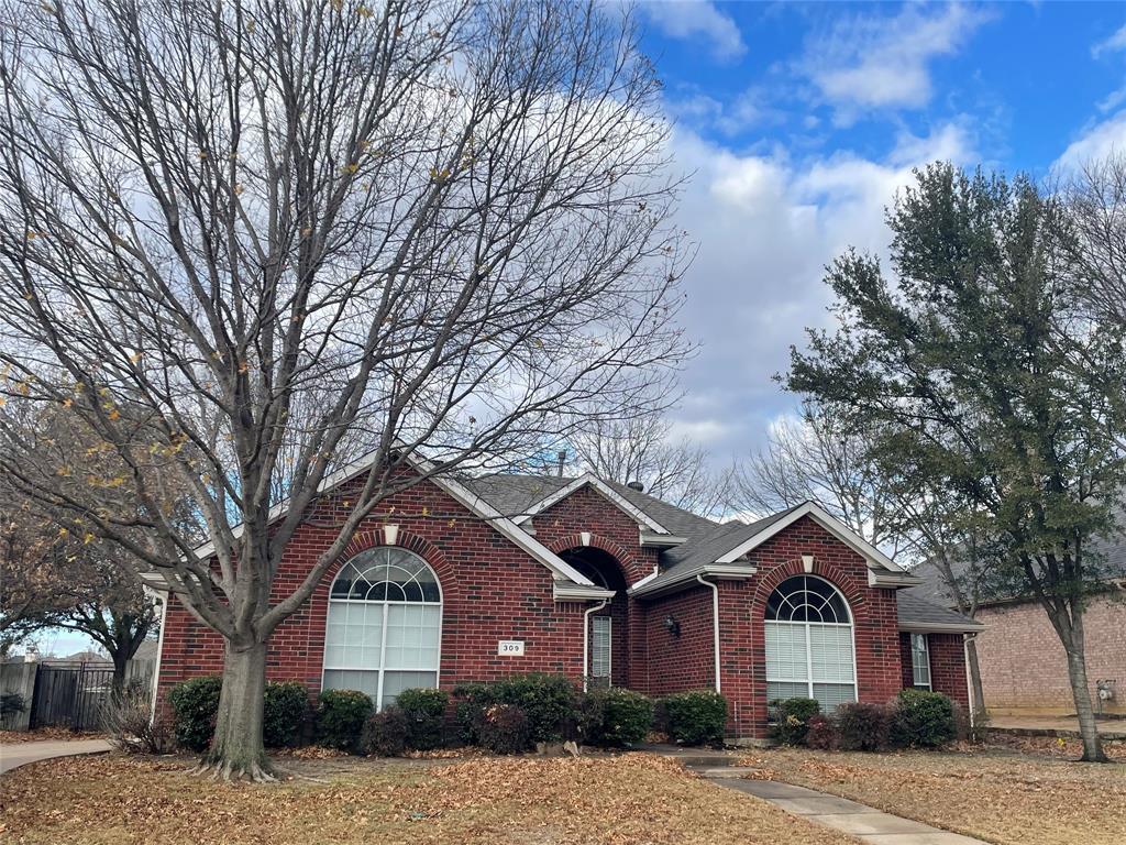 309 Oregon Trail, Argyle